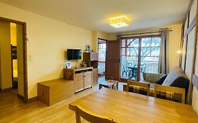 Appartement avec Piscine Intérieure Centre Village Saint Lary