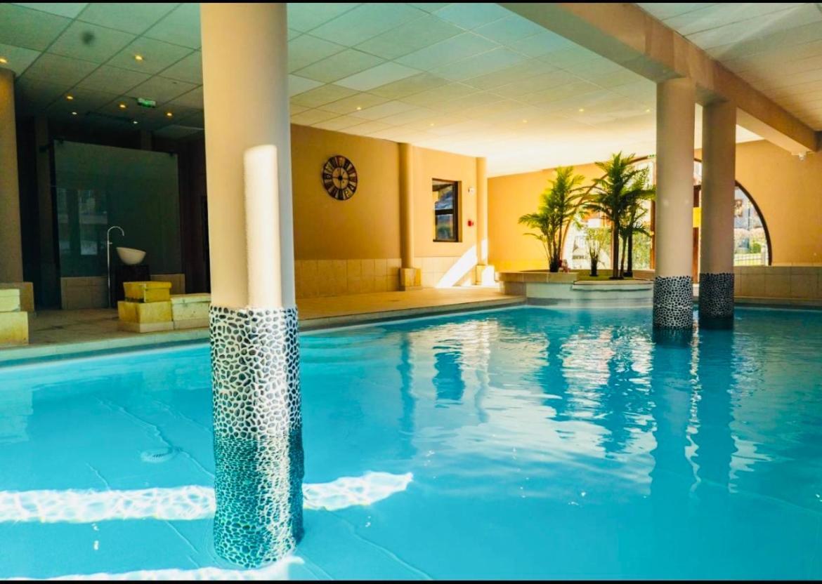 Appartement avec Piscine Intérieure Centre Village Saint Lary Exterior foto