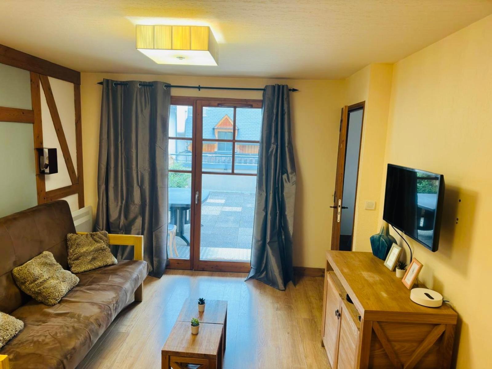 Appartement avec Piscine Intérieure Centre Village Saint Lary Exterior foto