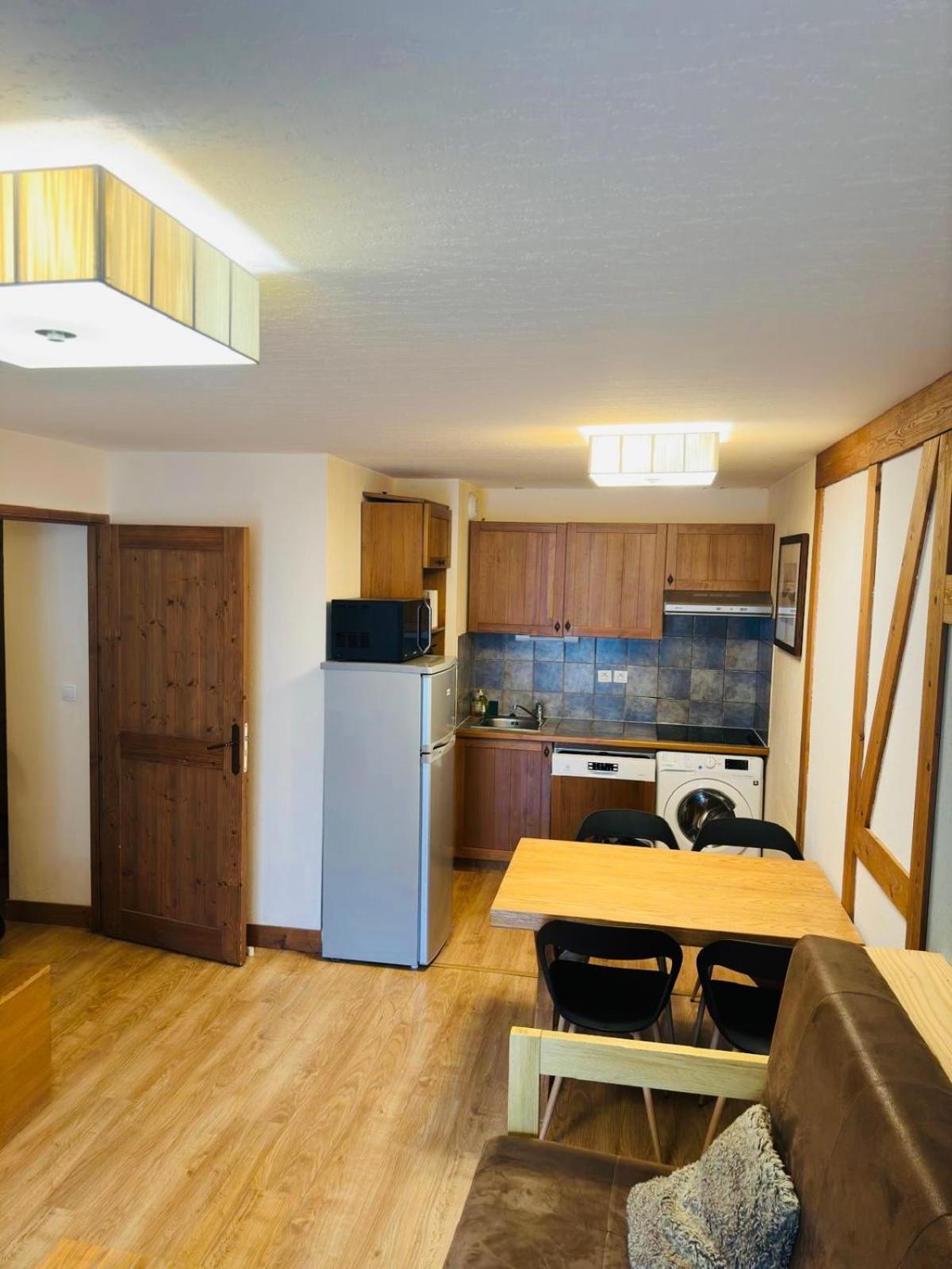 Appartement avec Piscine Intérieure Centre Village Saint Lary Exterior foto